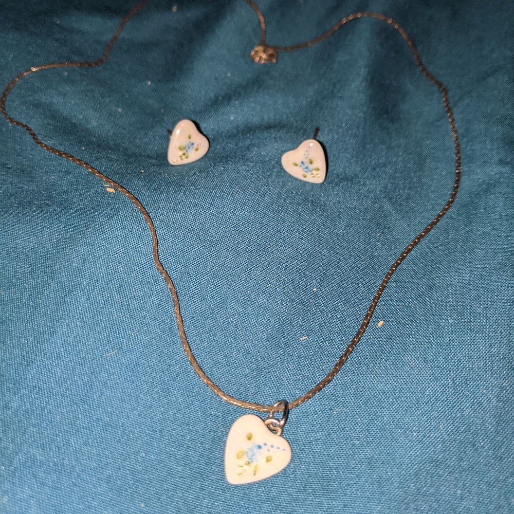 3 PC NECKLACE AND EARRINGS